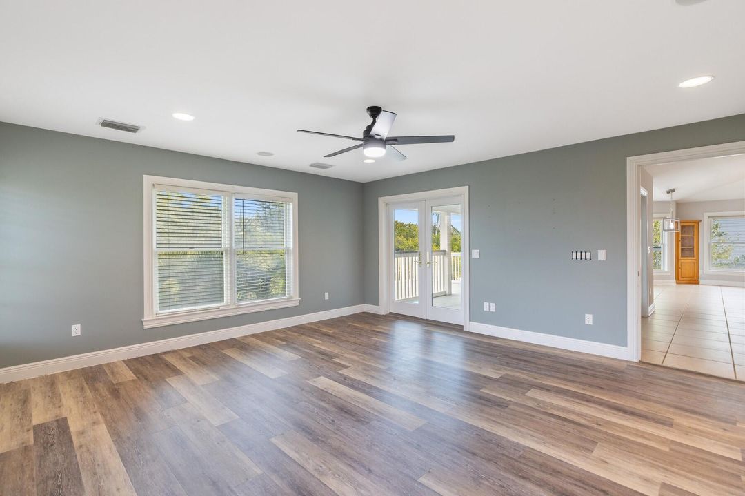 For Sale: $849,999 (3 beds, 2 baths, 3176 Square Feet)