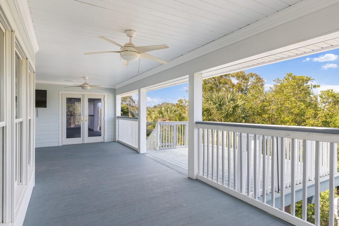 For Sale: $849,999 (3 beds, 2 baths, 3176 Square Feet)