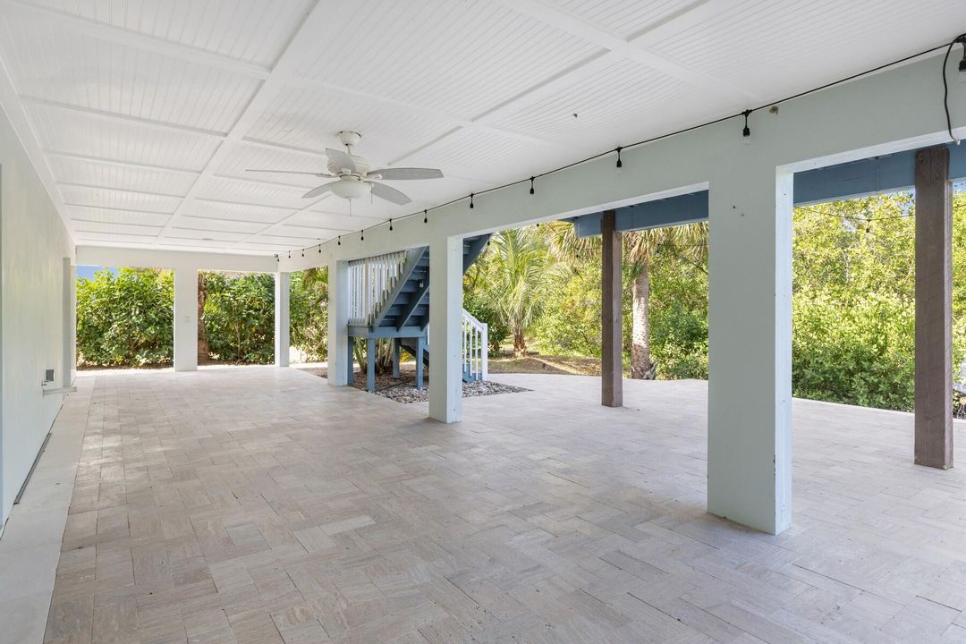 For Sale: $849,999 (3 beds, 2 baths, 3176 Square Feet)