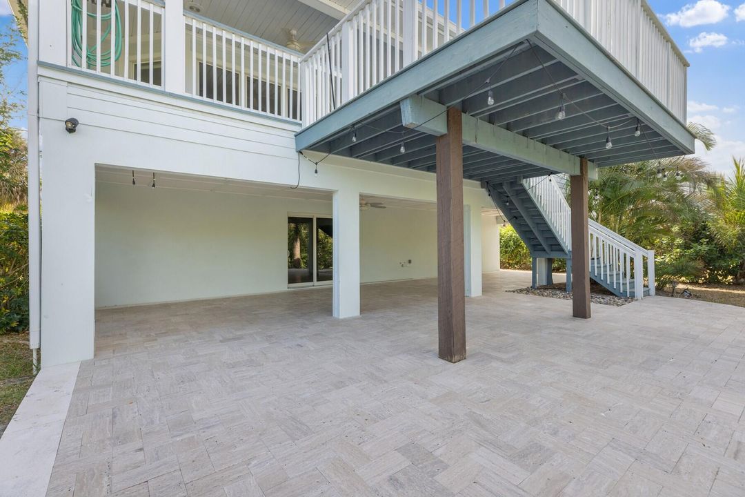 For Sale: $849,999 (3 beds, 2 baths, 3176 Square Feet)