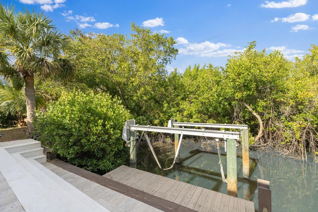 For Sale: $849,999 (3 beds, 2 baths, 3176 Square Feet)