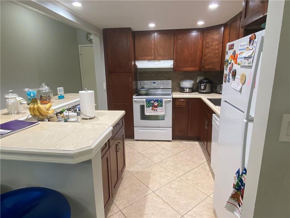 For Sale: $195,000 (2 beds, 2 baths, 1290 Square Feet)