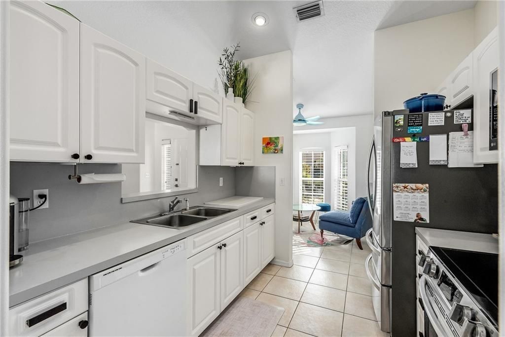 待售: $355,000 (3 贝兹, 2 浴室, 1362 平方英尺)