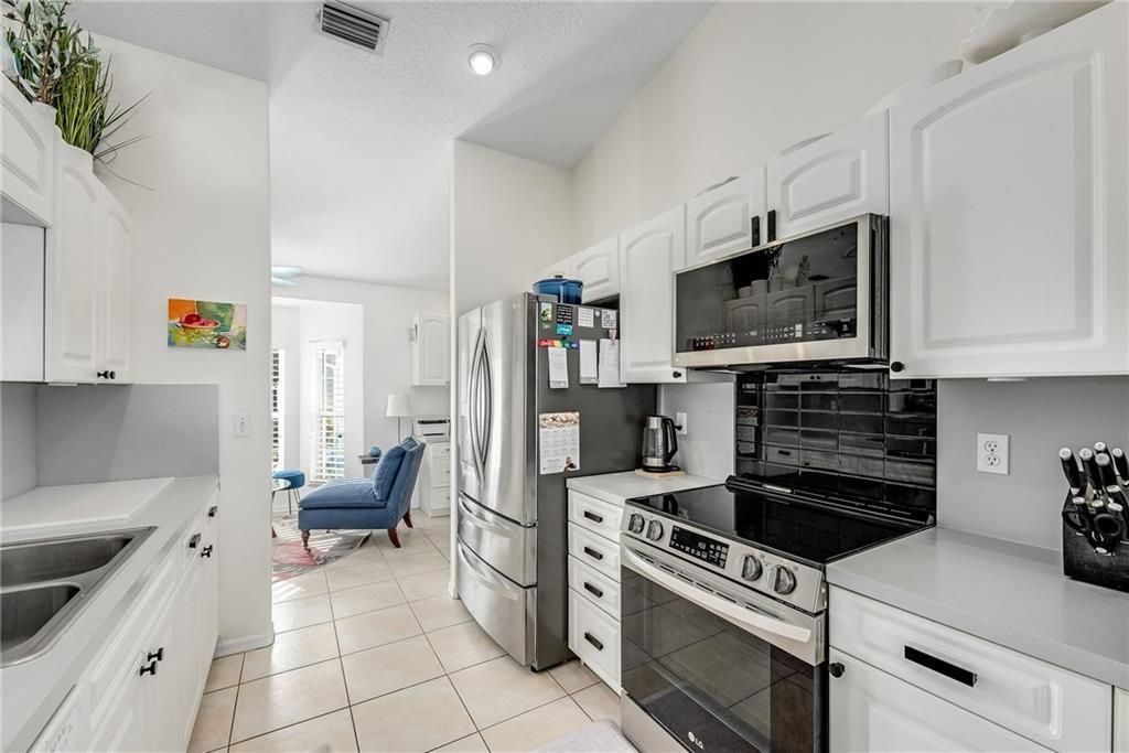 待售: $355,000 (3 贝兹, 2 浴室, 1362 平方英尺)