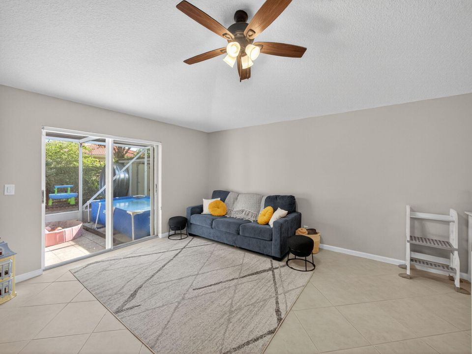 En Venta: $460,000 (3 camas, 2 baños, 1592 Pies cuadrados)