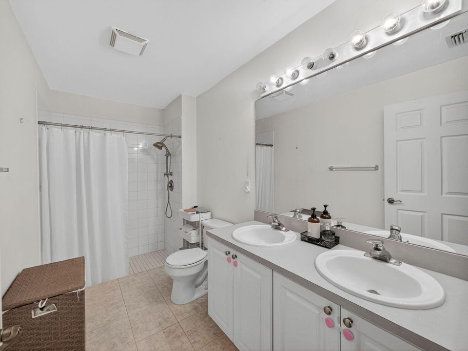 En Venta: $460,000 (3 camas, 2 baños, 1592 Pies cuadrados)