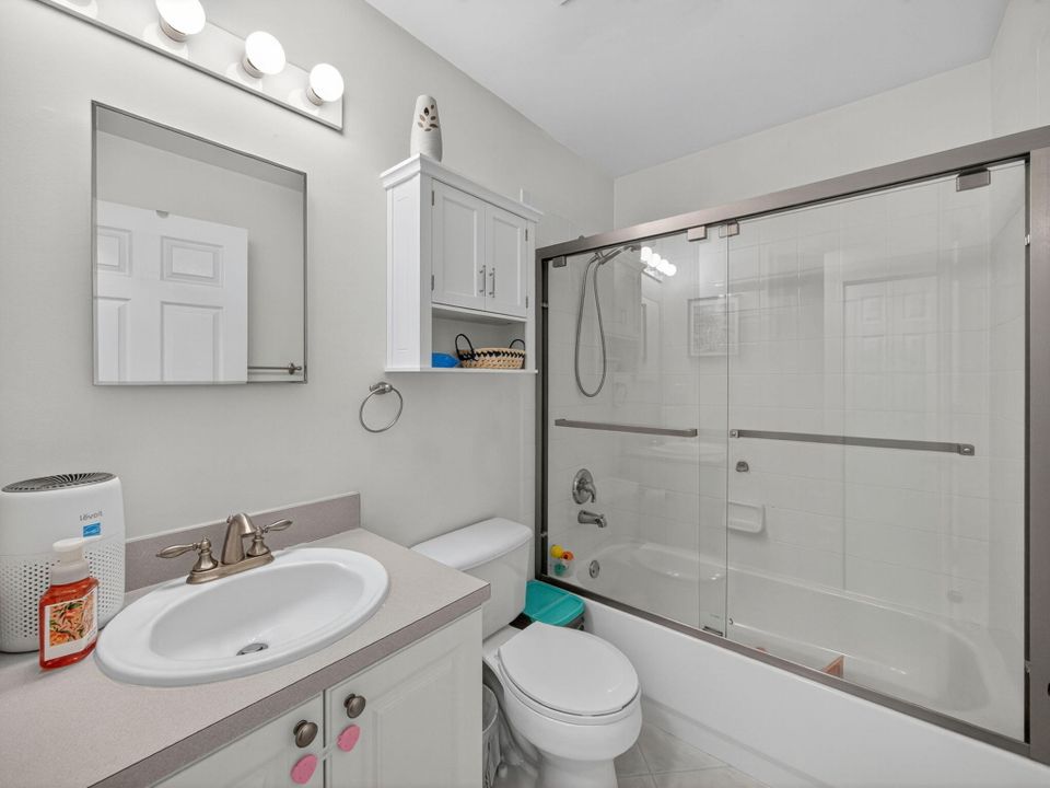 En Venta: $460,000 (3 camas, 2 baños, 1592 Pies cuadrados)