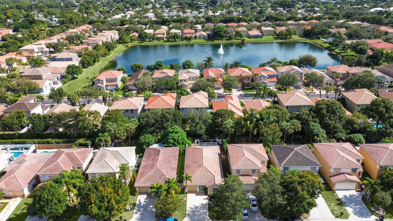 En Venta: $460,000 (3 camas, 2 baños, 1592 Pies cuadrados)