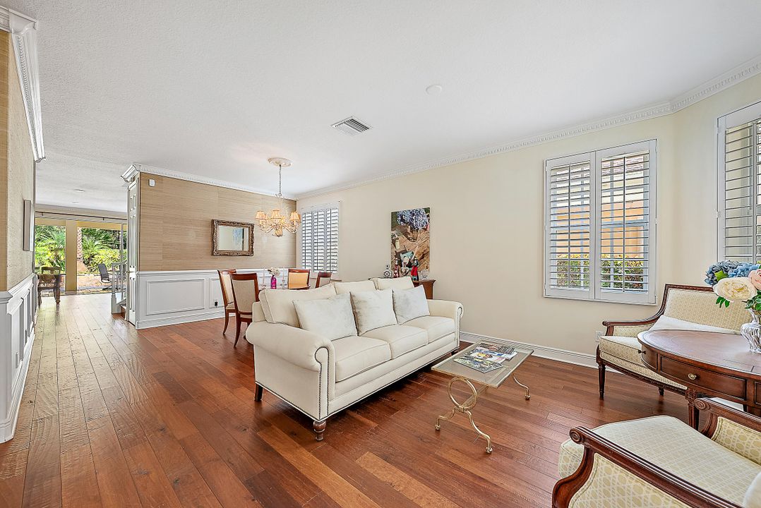 出租: $10,000 (4 贝兹, 3 浴室, 2597 平方英尺)