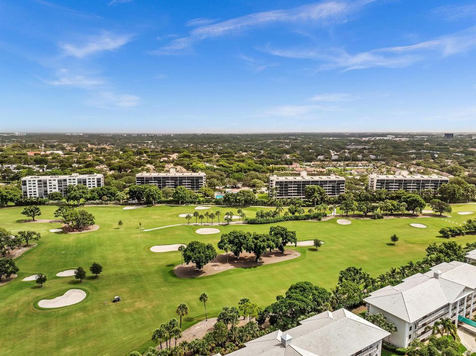 For Sale: $259,900 (2 beds, 2 baths, 1207 Square Feet)