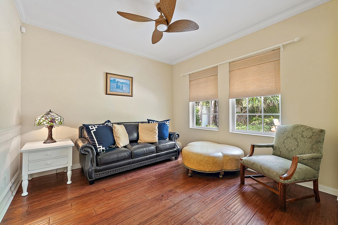 出租: $10,000 (4 贝兹, 3 浴室, 2597 平方英尺)