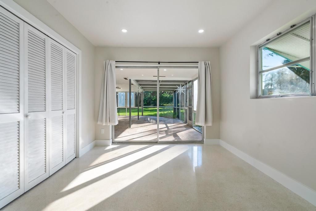 合同活跃: $3,750 (3 贝兹, 2 浴室, 1692 平方英尺)