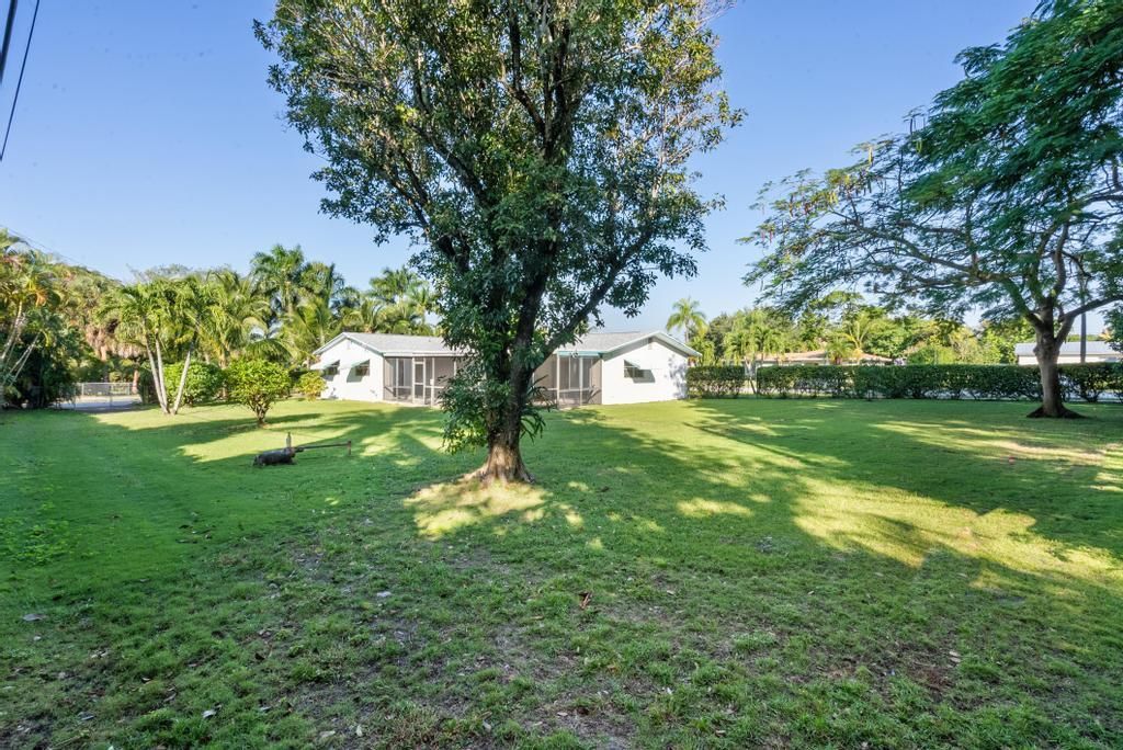 合同活跃: $3,750 (3 贝兹, 2 浴室, 1692 平方英尺)