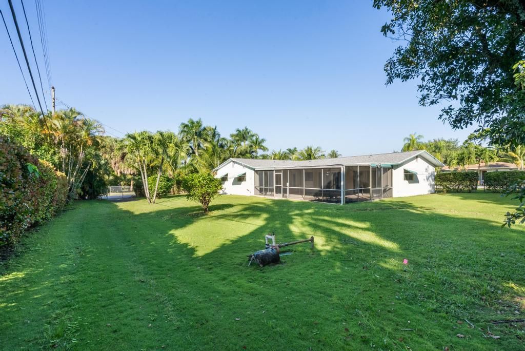 合同活跃: $3,750 (3 贝兹, 2 浴室, 1692 平方英尺)