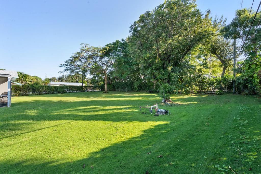 合同活跃: $3,750 (3 贝兹, 2 浴室, 1692 平方英尺)