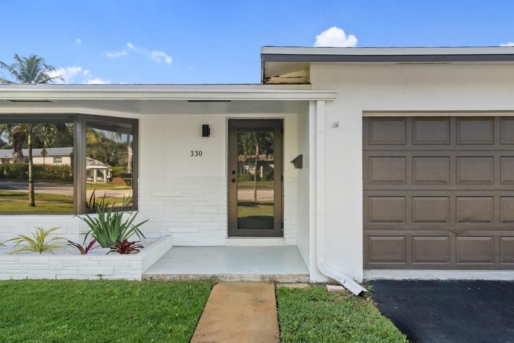 合同活跃: $3,750 (3 贝兹, 2 浴室, 1692 平方英尺)