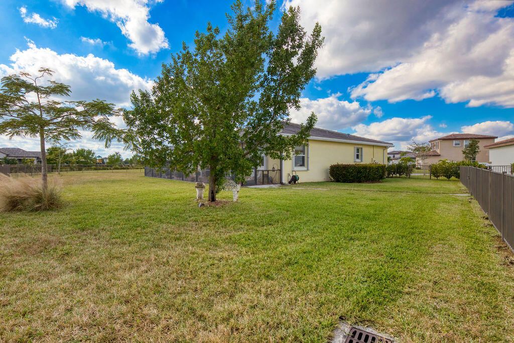 For Sale: $589,900 (3 beds, 3 baths, 2297 Square Feet)