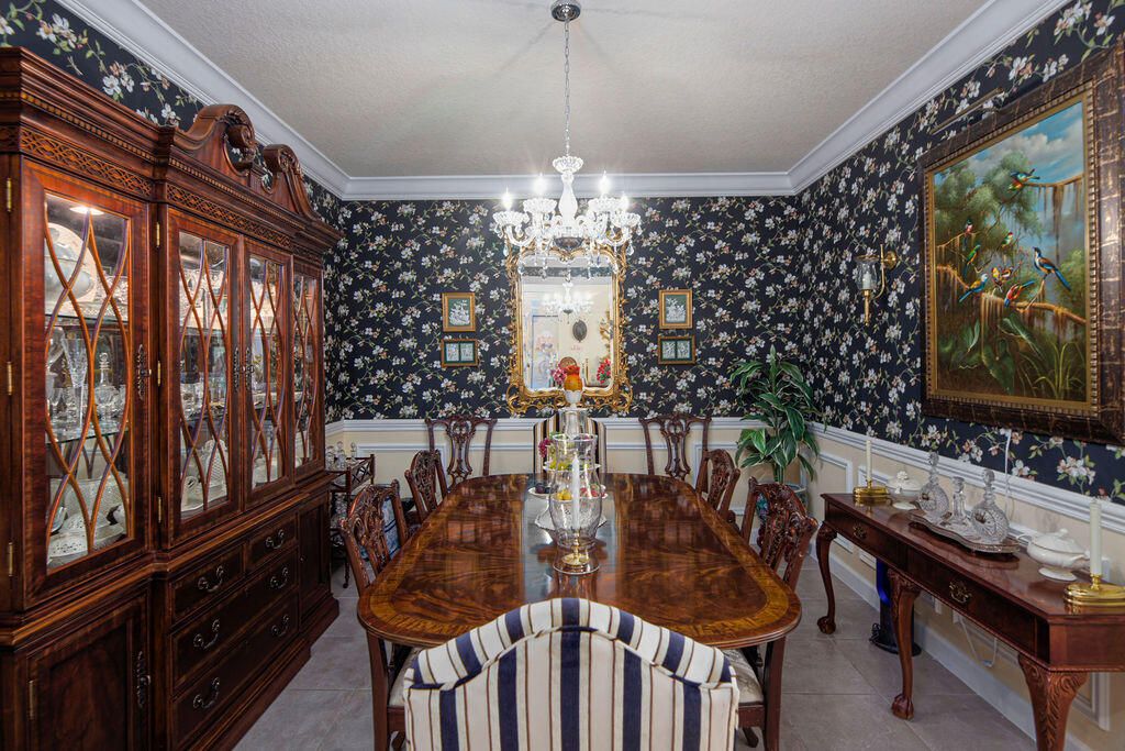 For Sale: $589,900 (3 beds, 3 baths, 2297 Square Feet)