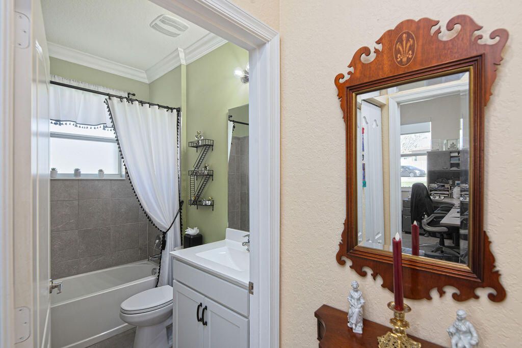 For Sale: $589,900 (3 beds, 3 baths, 2297 Square Feet)