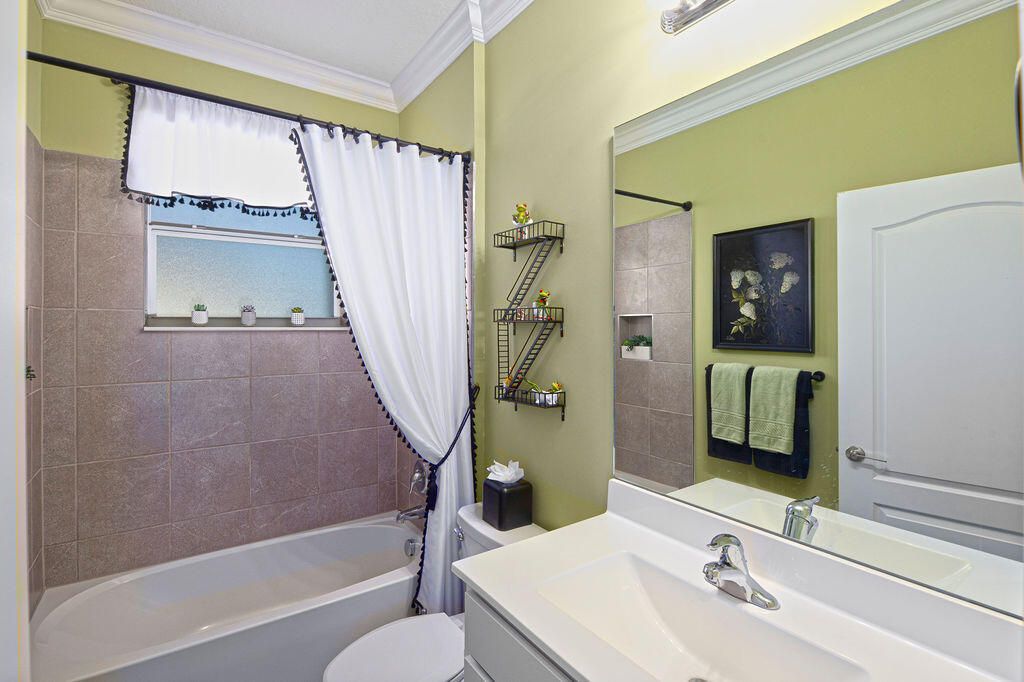 For Sale: $589,900 (3 beds, 3 baths, 2297 Square Feet)