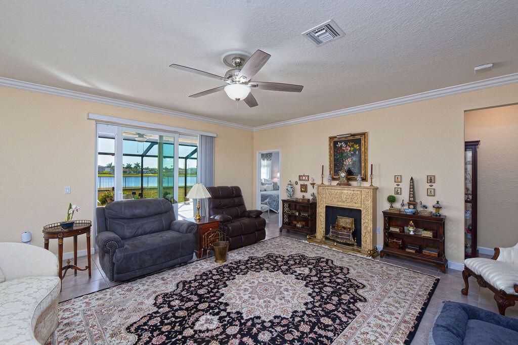 For Sale: $589,900 (3 beds, 3 baths, 2297 Square Feet)