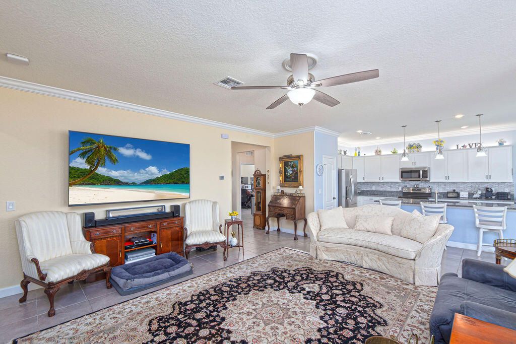 For Sale: $589,900 (3 beds, 3 baths, 2297 Square Feet)