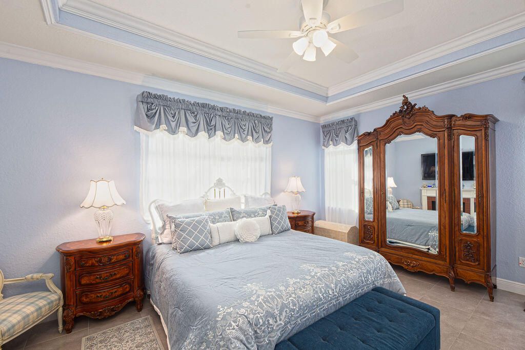 For Sale: $589,900 (3 beds, 3 baths, 2297 Square Feet)