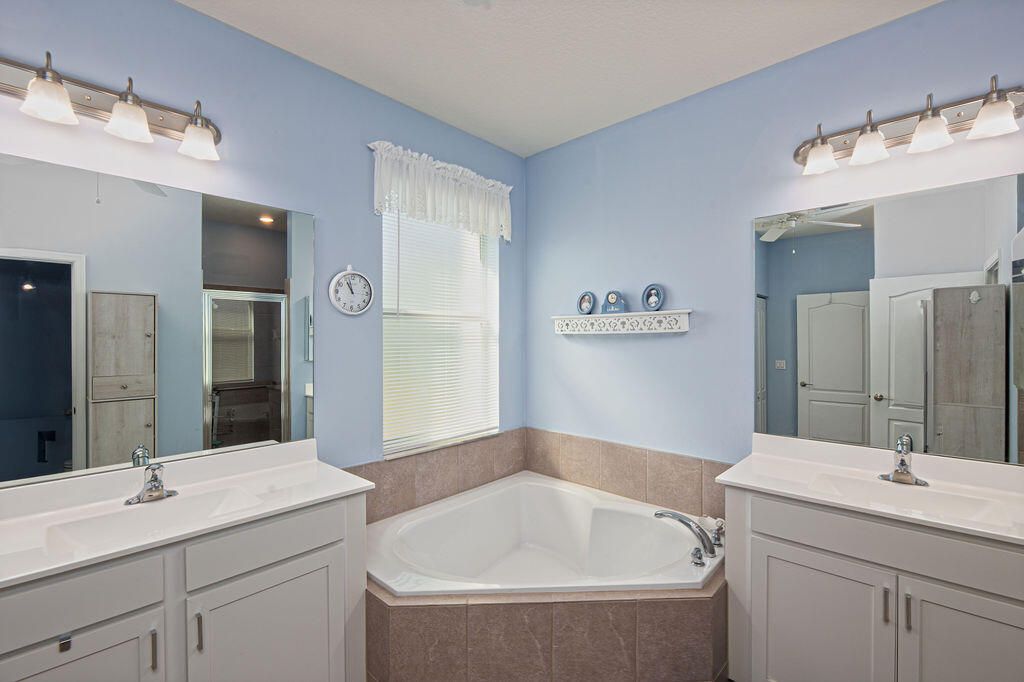 For Sale: $589,900 (3 beds, 3 baths, 2297 Square Feet)