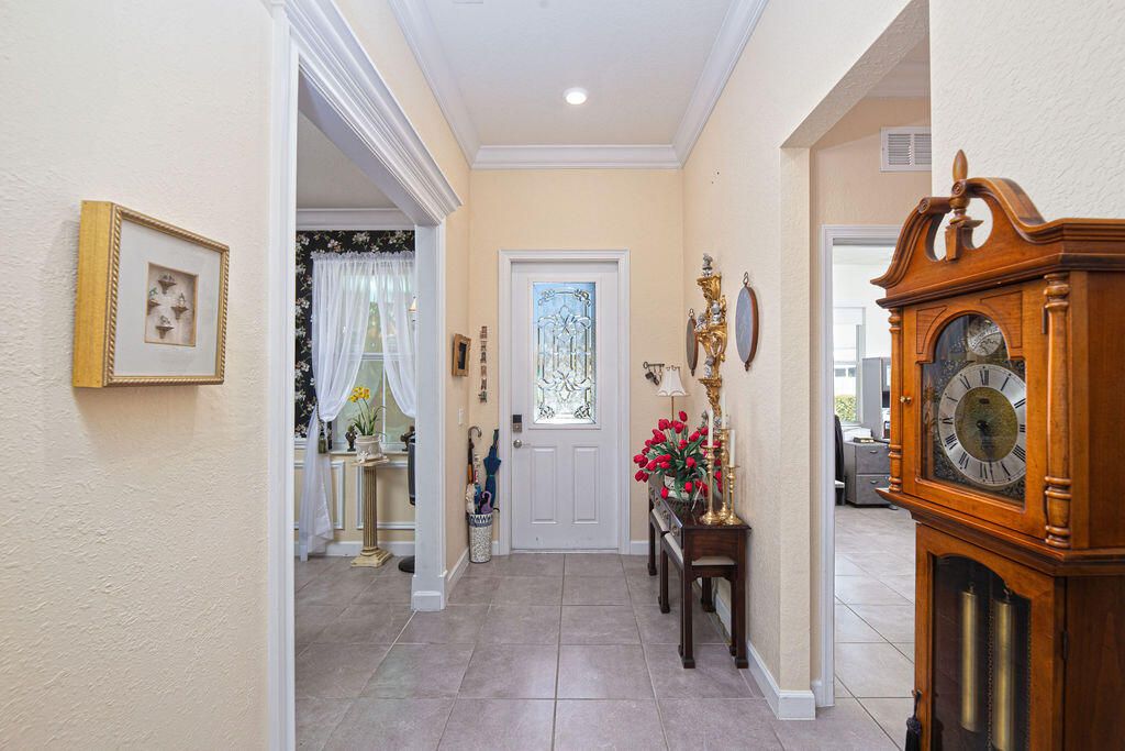 For Sale: $589,900 (3 beds, 3 baths, 2297 Square Feet)