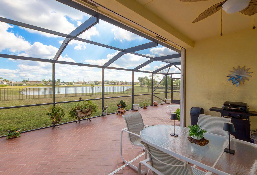 For Sale: $589,900 (3 beds, 3 baths, 2297 Square Feet)