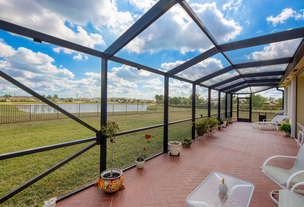 For Sale: $589,900 (3 beds, 3 baths, 2297 Square Feet)