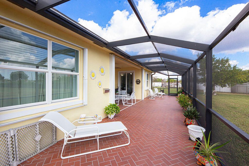 For Sale: $589,900 (3 beds, 3 baths, 2297 Square Feet)