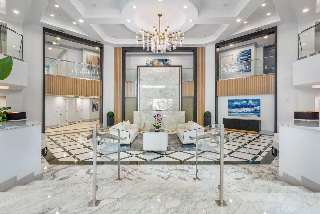 合同活跃: $1,450,000 (2 贝兹, 3 浴室, 2057 平方英尺)