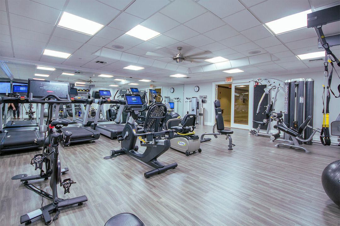 合同活跃: $1,450,000 (2 贝兹, 3 浴室, 2057 平方英尺)