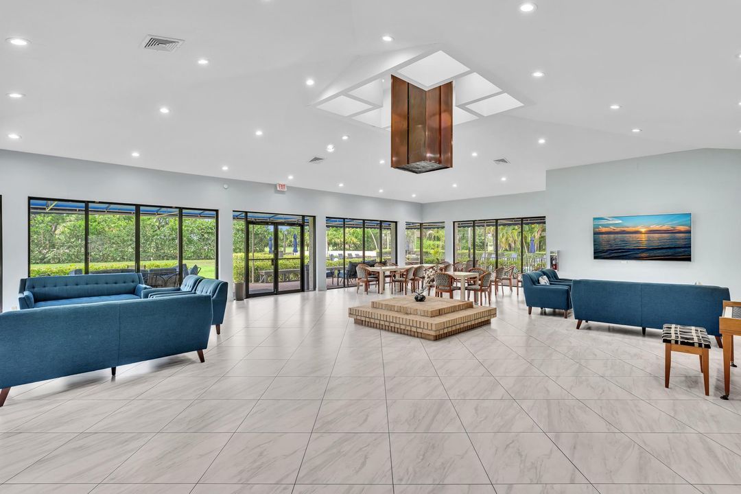 For Sale: $259,900 (2 beds, 2 baths, 1207 Square Feet)