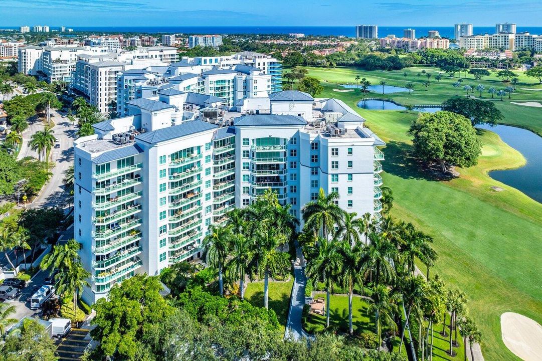 合同活跃: $1,450,000 (2 贝兹, 3 浴室, 2057 平方英尺)