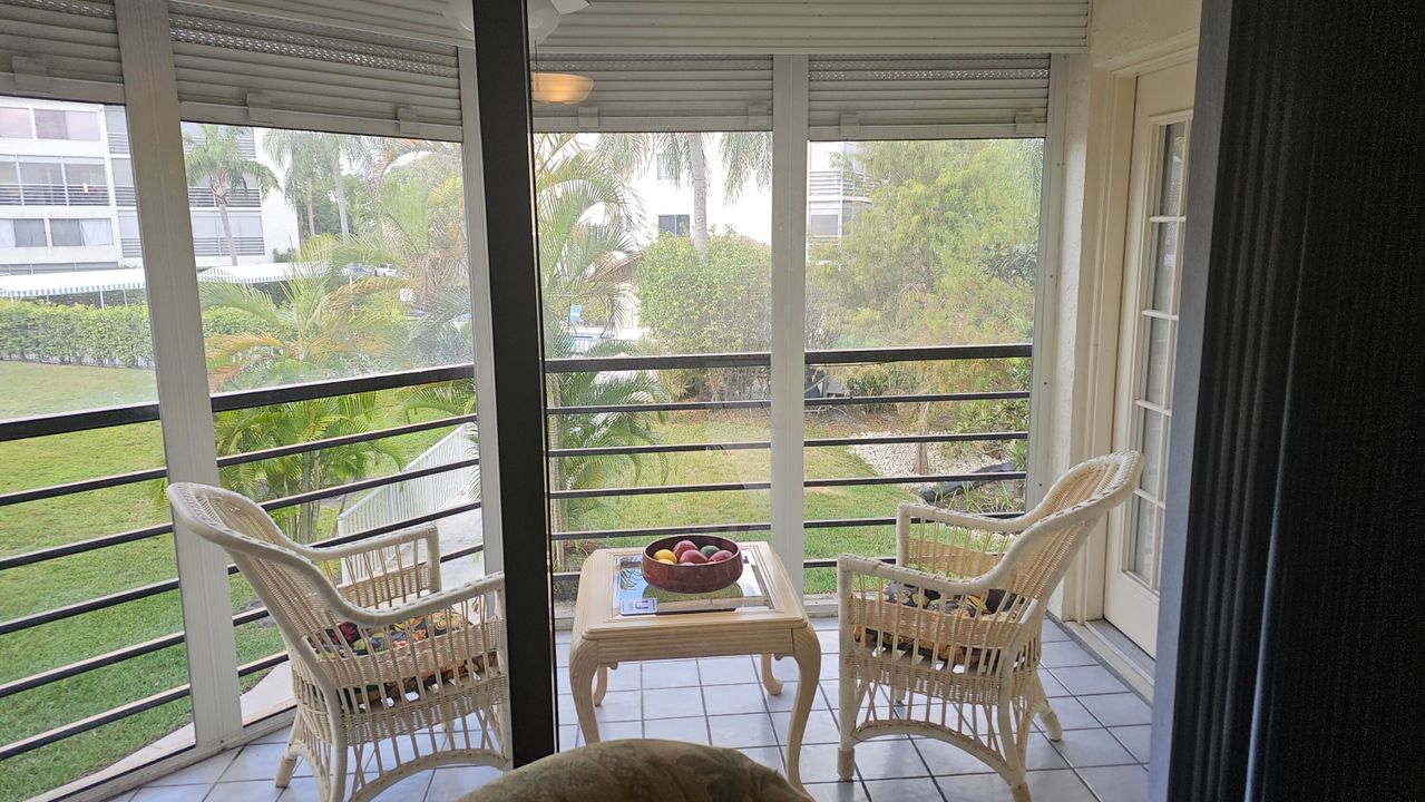 For Rent: $1,800 (2 beds, 2 baths, 841 Square Feet)