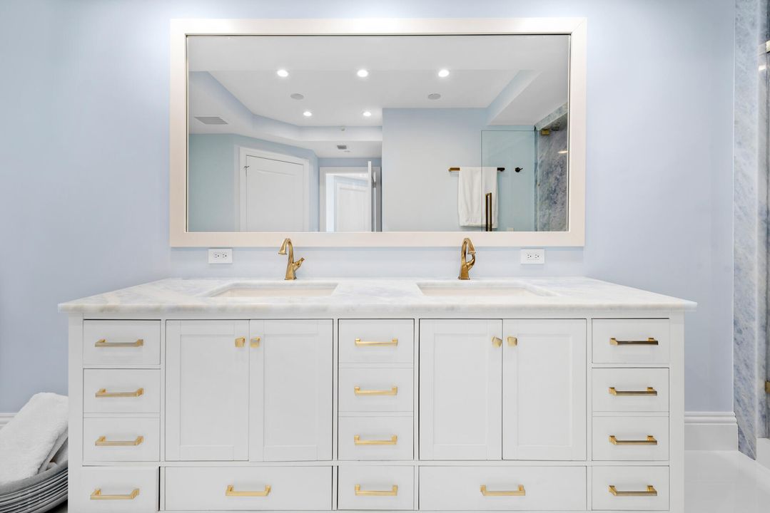 Activo con contrato: $4,799,000 (4 camas, 4 baños, 3883 Pies cuadrados)