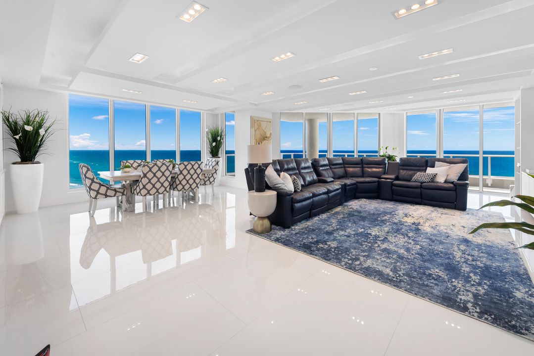 Activo con contrato: $4,799,000 (4 camas, 4 baños, 3883 Pies cuadrados)