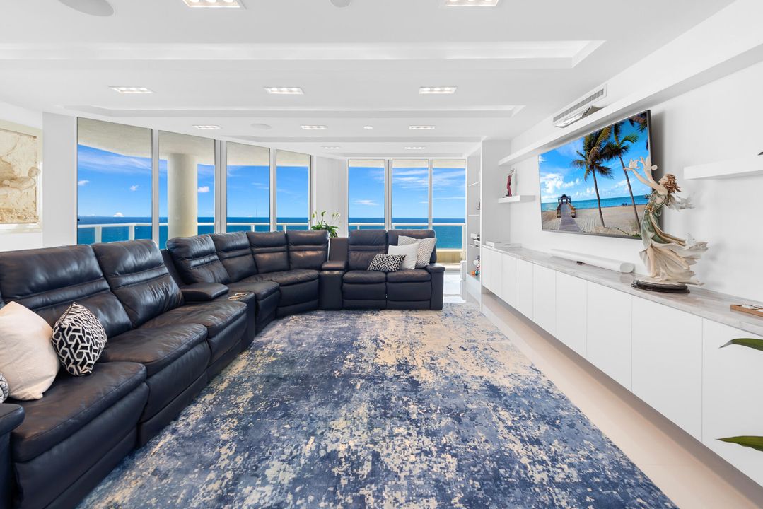 Activo con contrato: $4,799,000 (4 camas, 4 baños, 3883 Pies cuadrados)