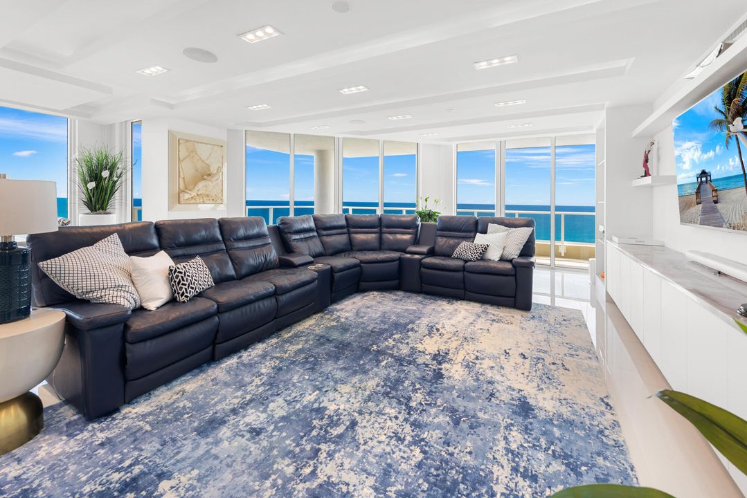 Activo con contrato: $4,799,000 (4 camas, 4 baños, 3883 Pies cuadrados)