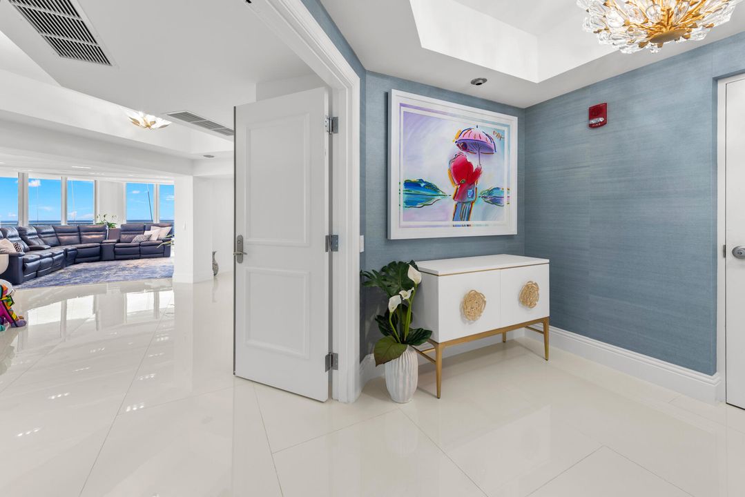 Activo con contrato: $4,799,000 (4 camas, 4 baños, 3883 Pies cuadrados)