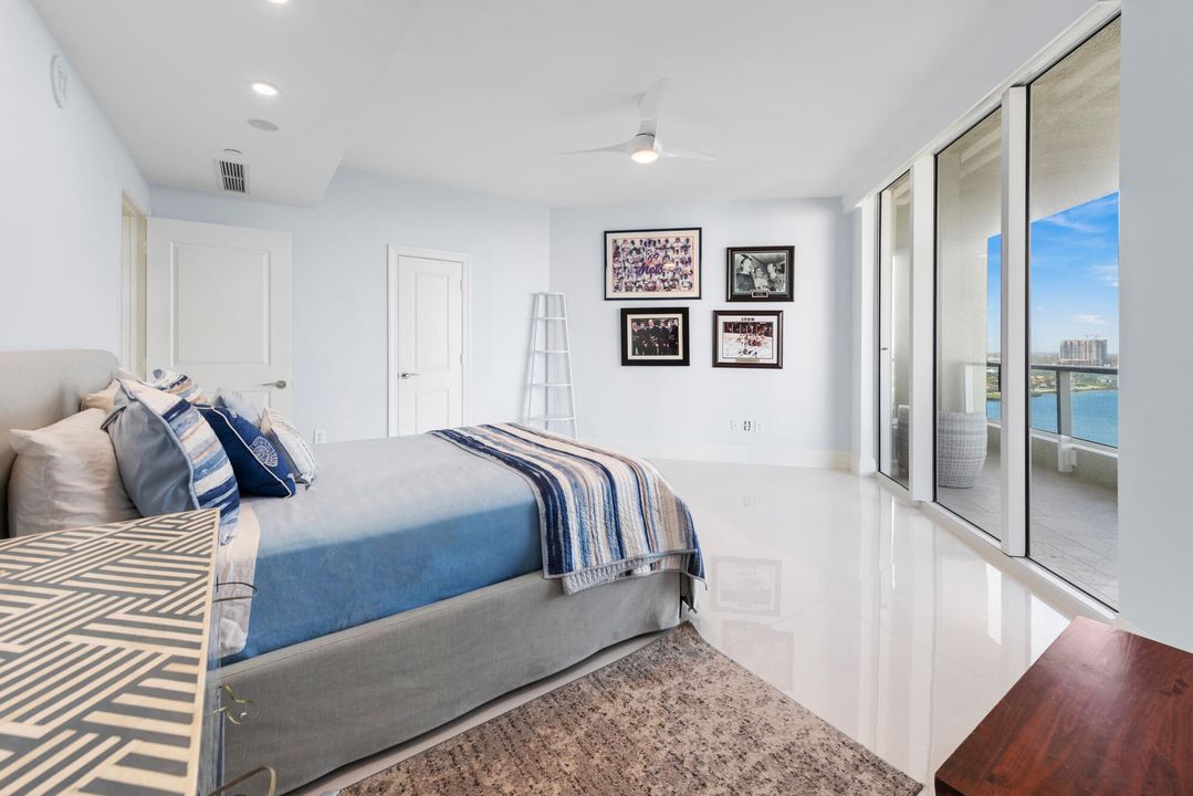 Activo con contrato: $4,799,000 (4 camas, 4 baños, 3883 Pies cuadrados)