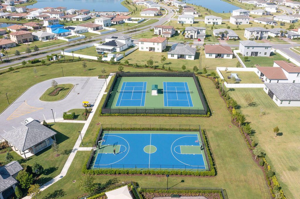 For Sale: $589,900 (3 beds, 3 baths, 2297 Square Feet)