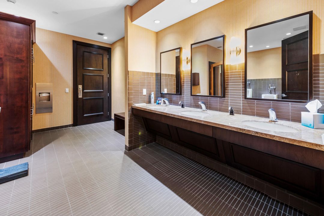 Activo con contrato: $4,799,000 (4 camas, 4 baños, 3883 Pies cuadrados)