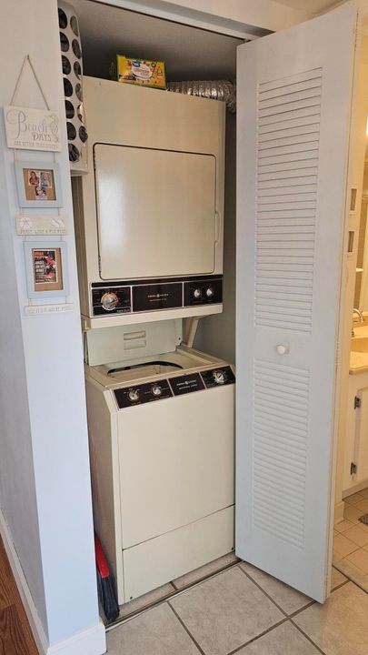 For Rent: $1,800 (2 beds, 2 baths, 841 Square Feet)