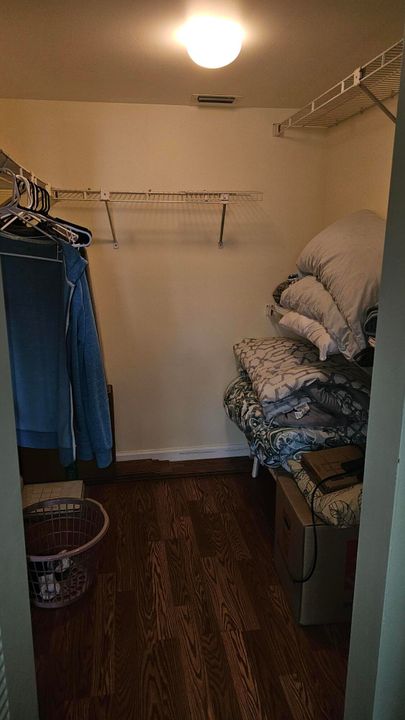 For Rent: $1,800 (2 beds, 2 baths, 841 Square Feet)