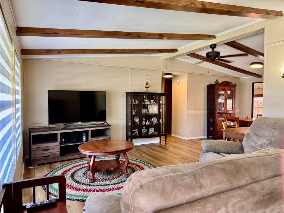 For Sale: $269,000 (3 beds, 2 baths, 1344 Square Feet)