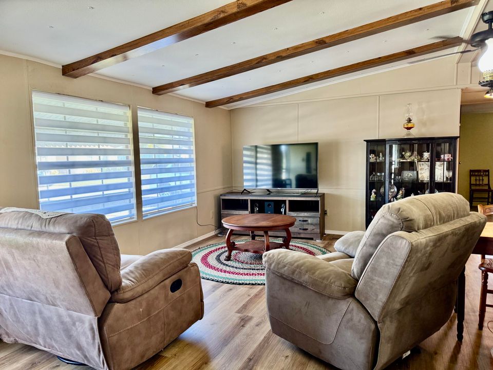 For Sale: $269,000 (3 beds, 2 baths, 1344 Square Feet)