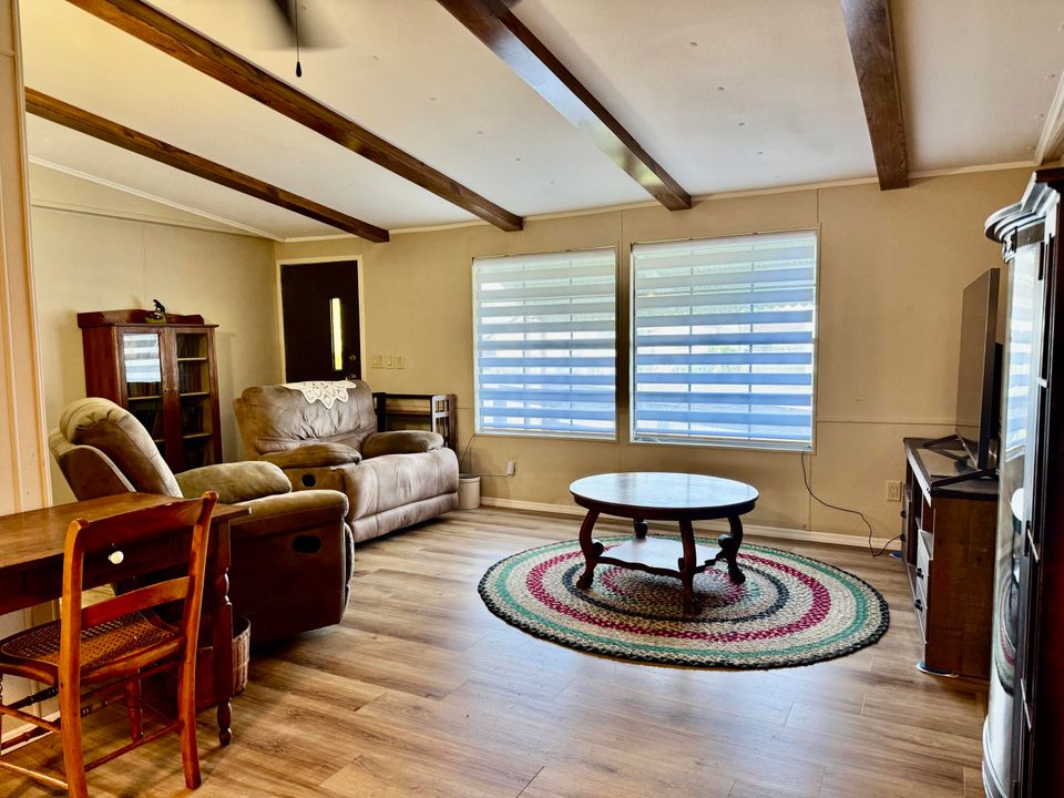 For Sale: $269,000 (3 beds, 2 baths, 1344 Square Feet)